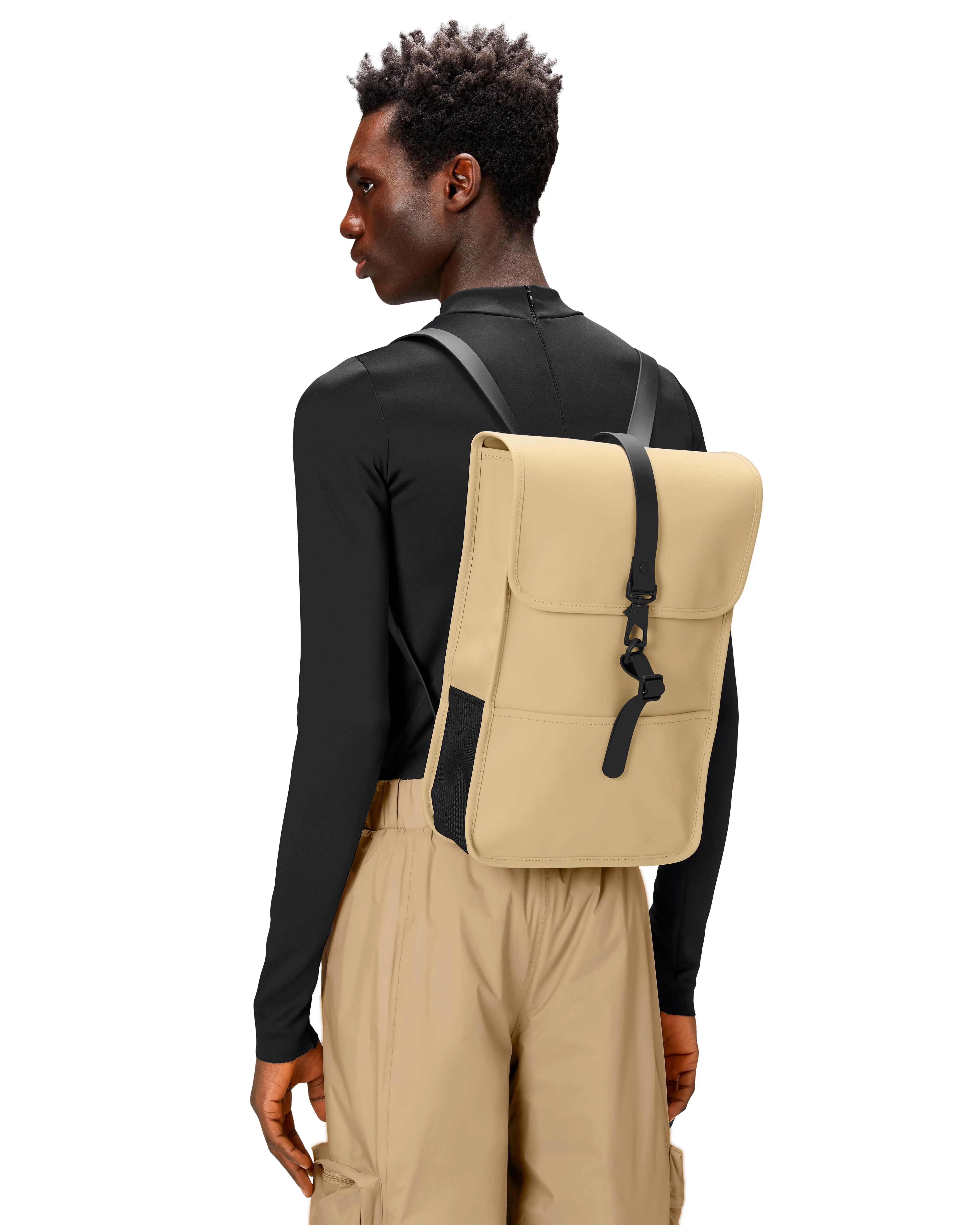 Zaino Backpack Mini color sabbia in tessuto tecnico impermeabile effetto gommato con patta